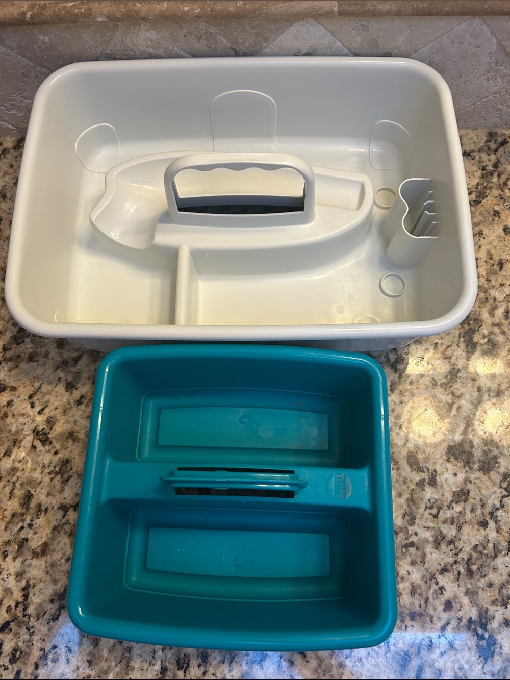White Cleaning Caddy with Teal Removable Tray